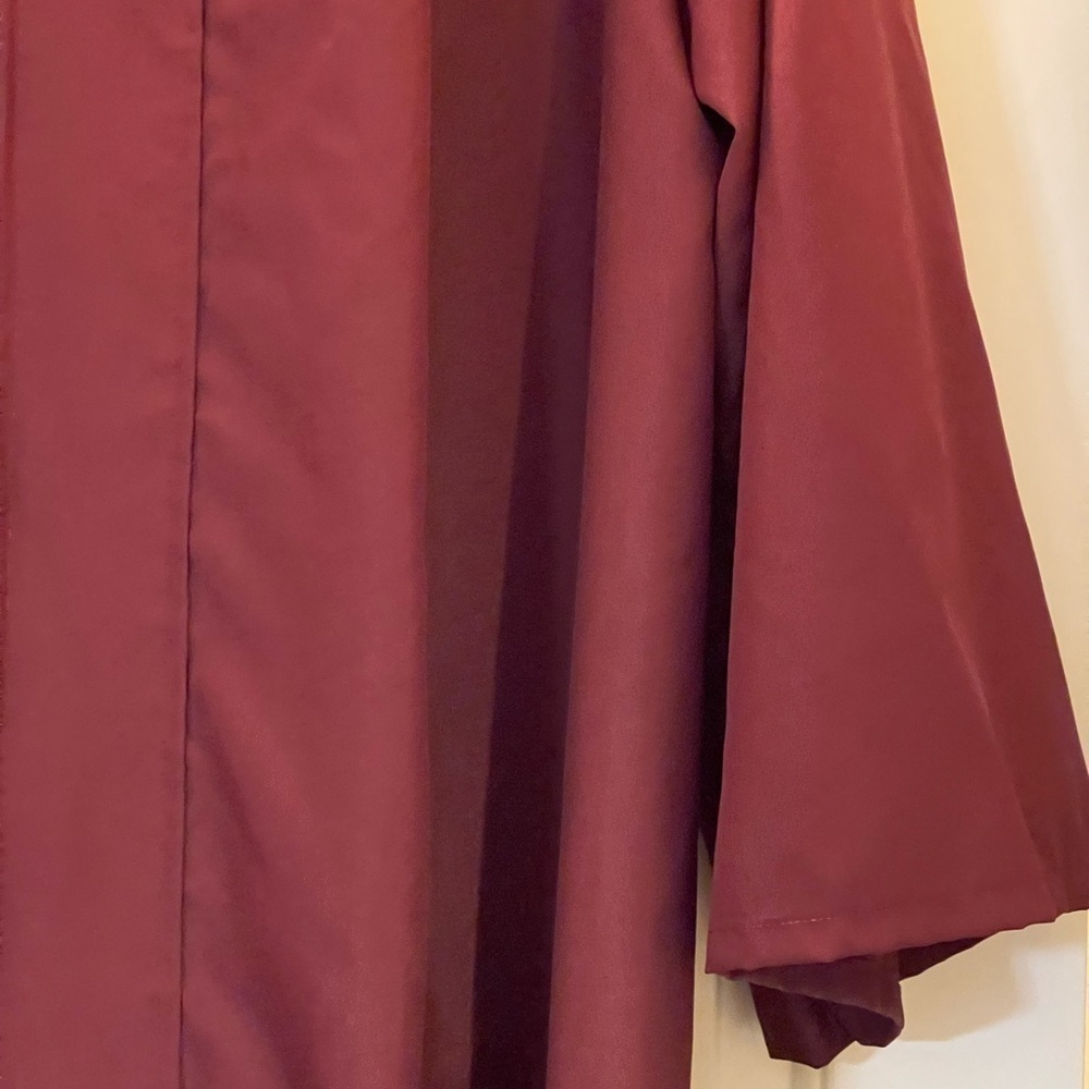 Graduation gown - Picture 6 of 6